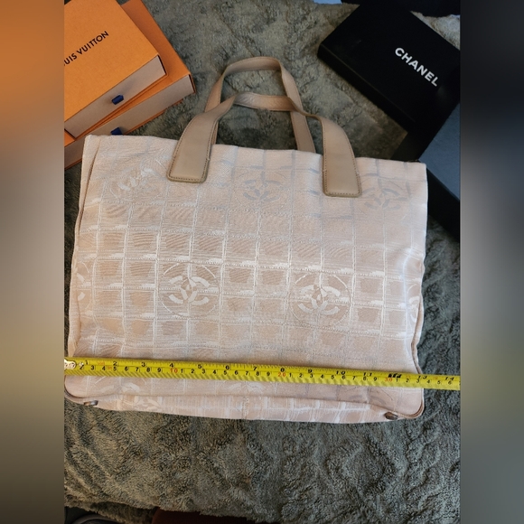 Chanel CC Logo Travel Ligne Tote - Picture 5 of 16